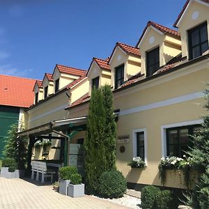 Weingut & Gaestezimmer Edelmann